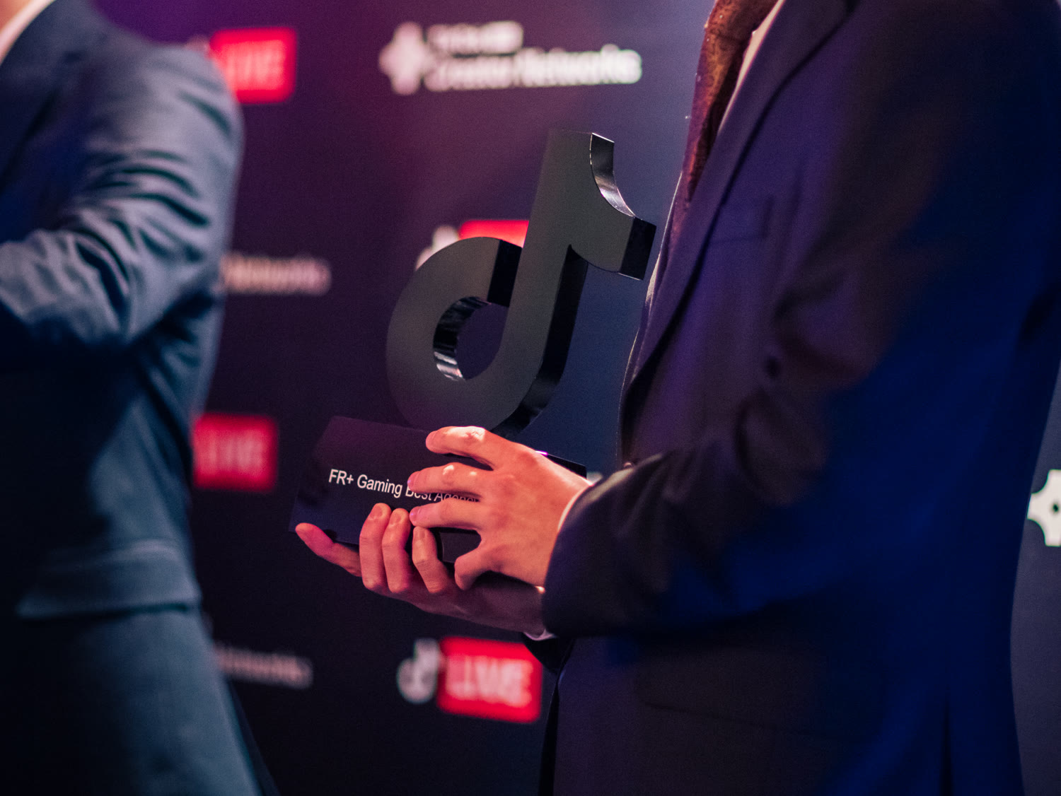 Trophée TikTok LIVE Awards remis à Streamline Agency